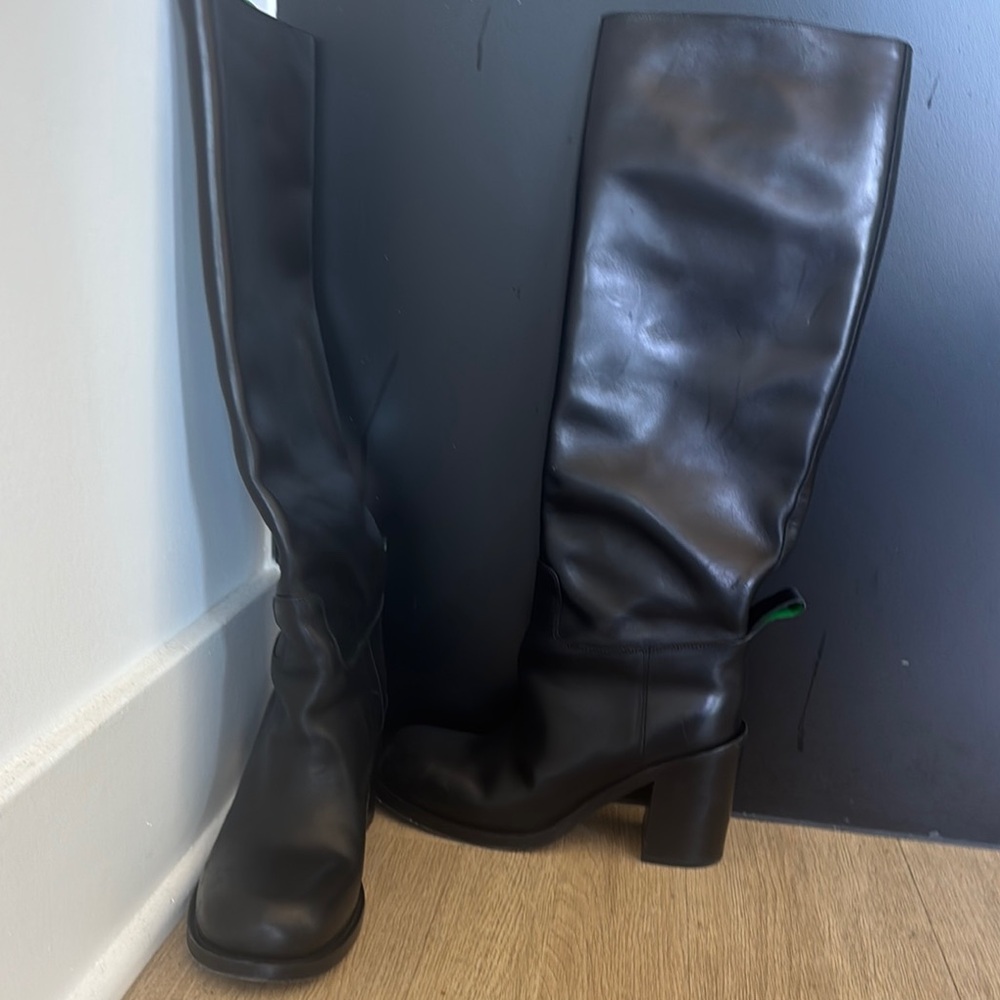 Bottega Veneta Sleek Black Heeled Boots